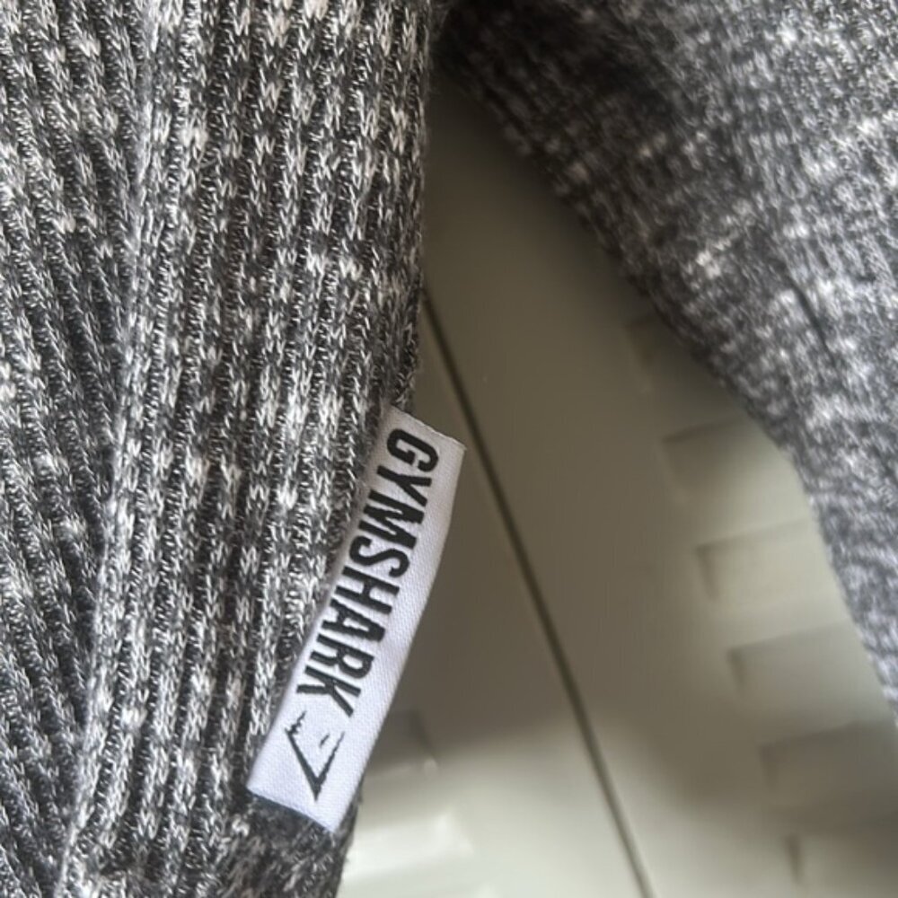 GYMSHARK‎ Gray Cropped Hoodie size S long sleeve - Picture 4 of 5